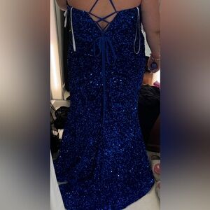 Selling this beautiful royal blue prom dress !
